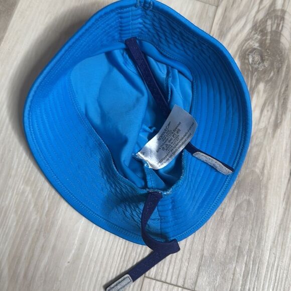Speedo Blue Bucket Hat with Fish Design - Picture 2 of 3